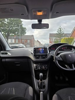 
										Peugeot 208 (2014) full									