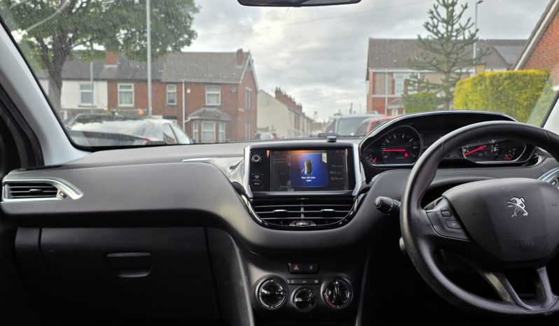 
								Peugeot 208 (2014) full									