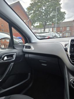 
										Peugeot 208 (2014) full									