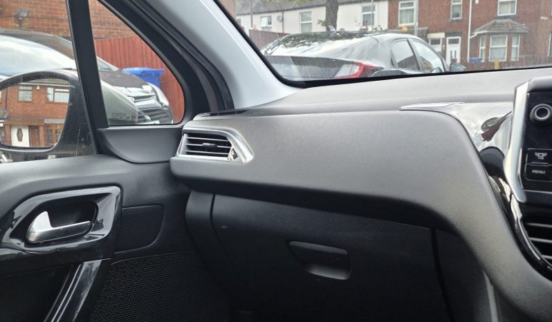 
								Peugeot 208 (2014) full									